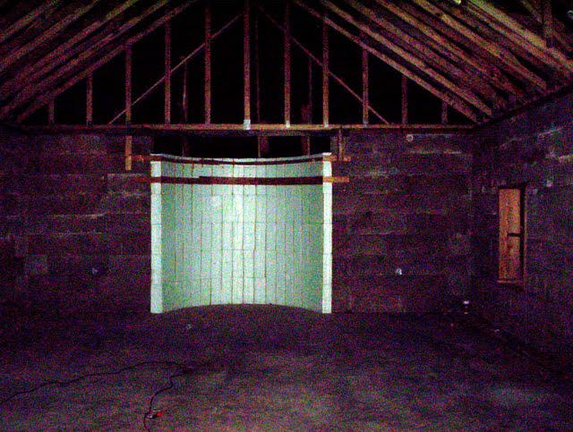 2009-11-05_construction+roof-joists-altar-area-01.jpg